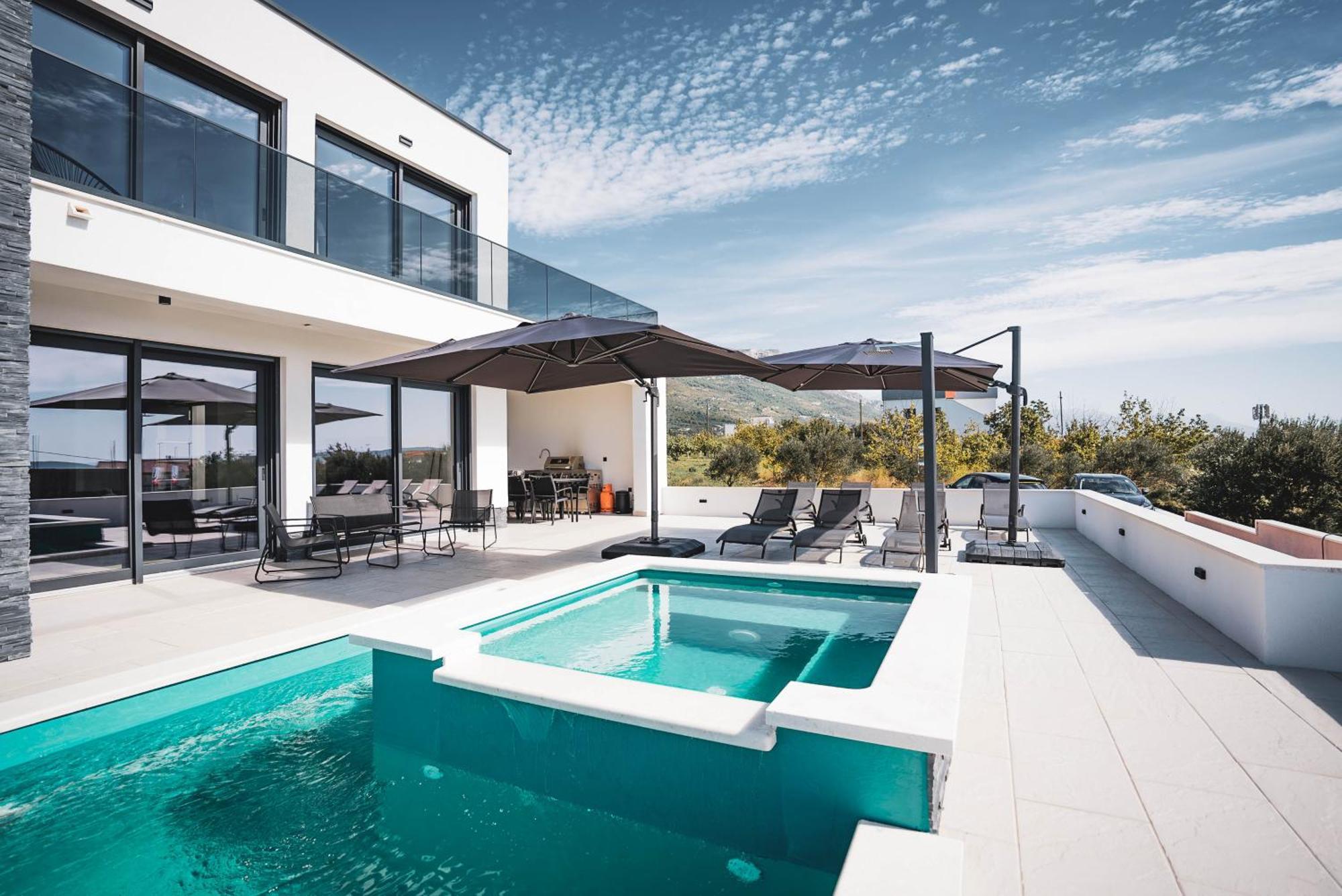 Villa Just Be Happy By Trawelltopia Kastela Exterior photo