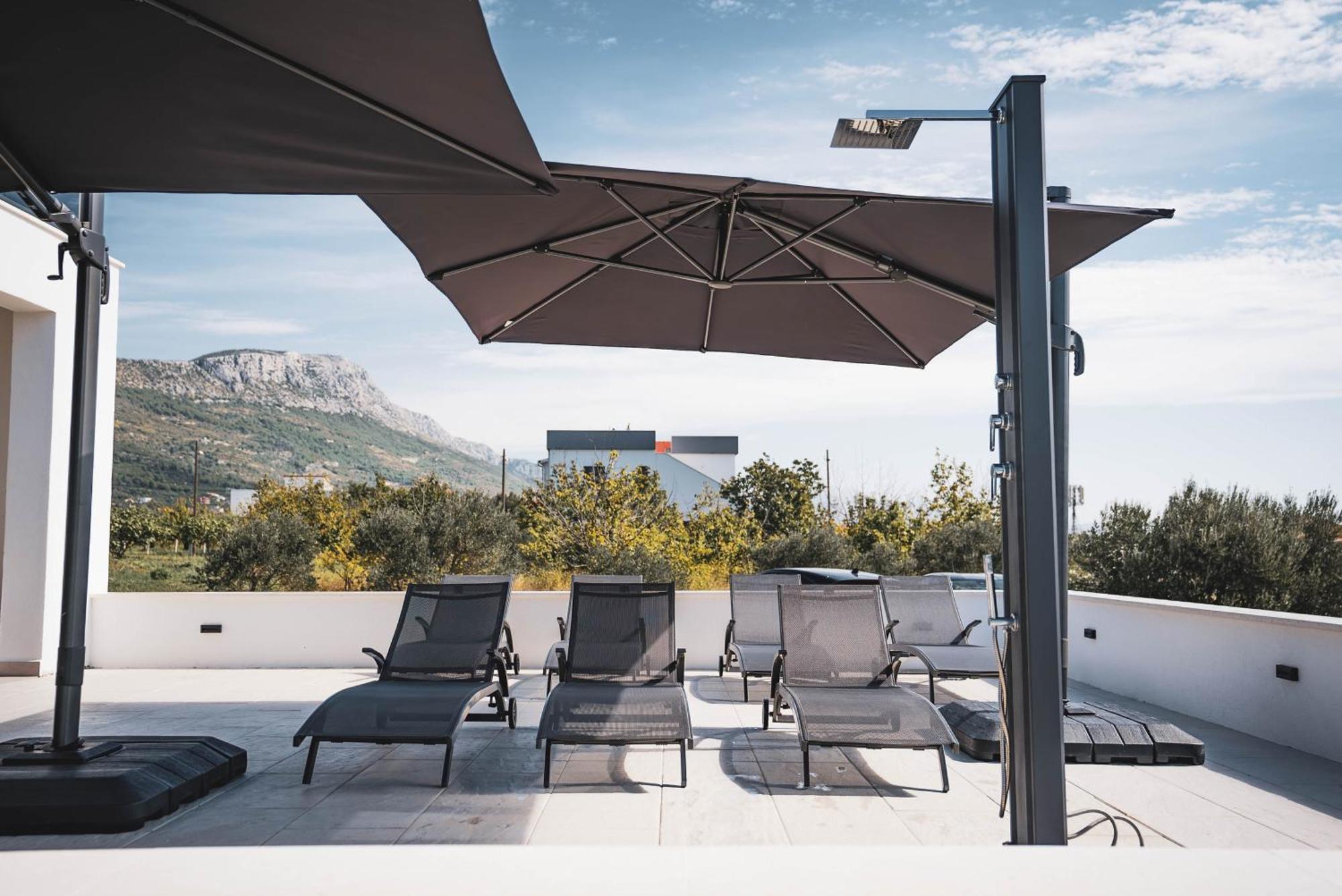 Villa Just Be Happy By Trawelltopia Kastela Exterior photo
