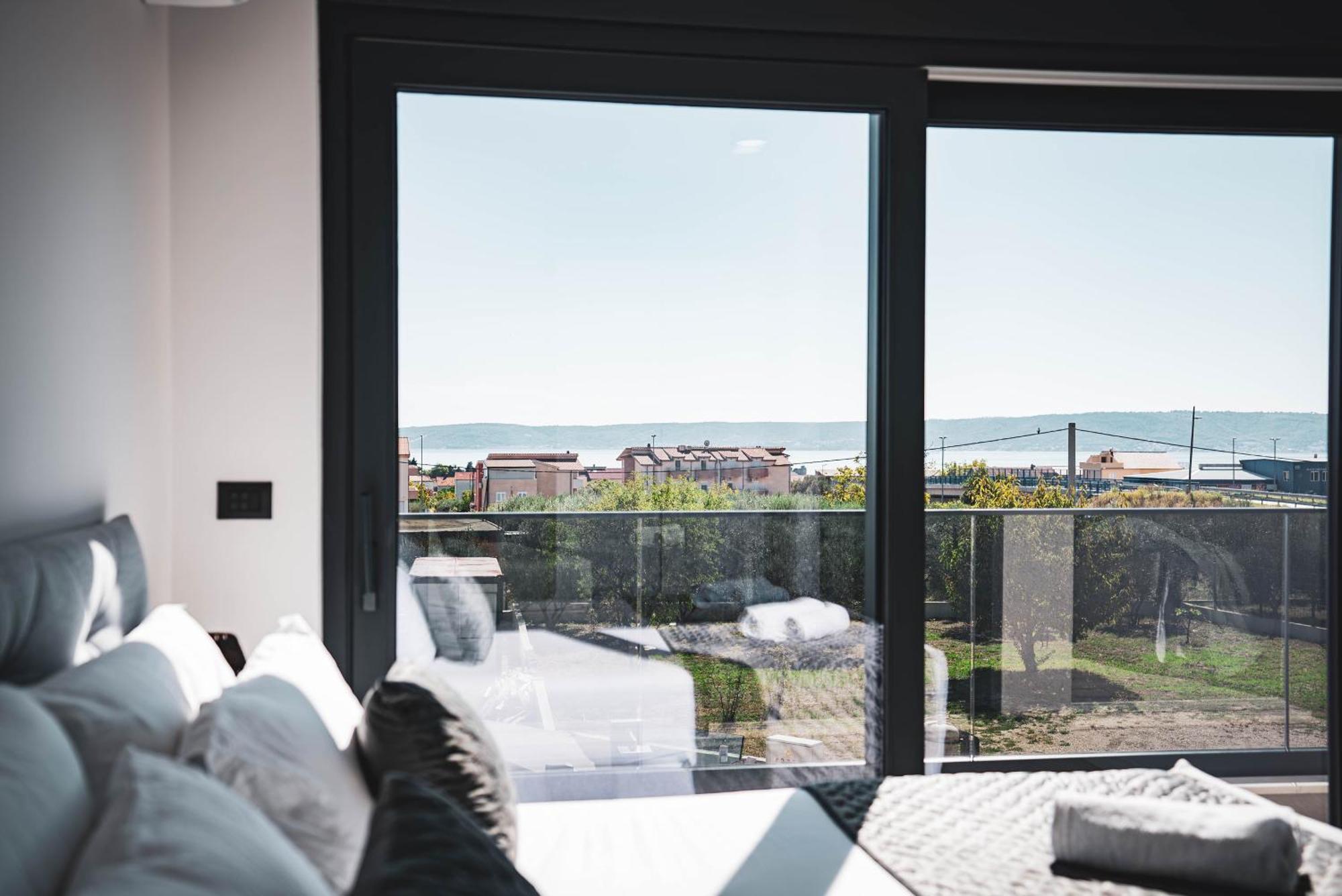 Villa Just Be Happy By Trawelltopia Kastela Exterior photo