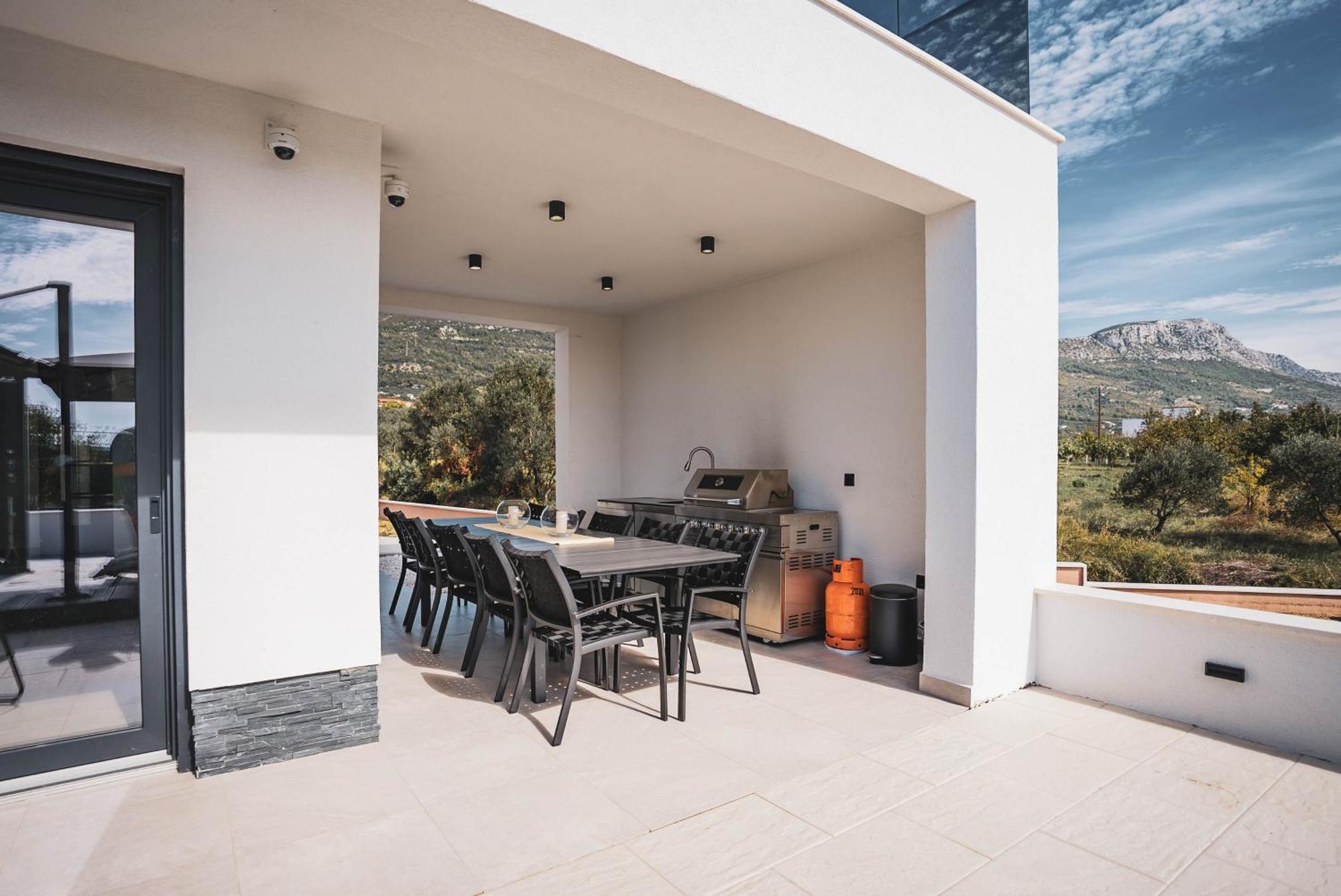 Villa Just Be Happy By Trawelltopia Kastela Exterior photo